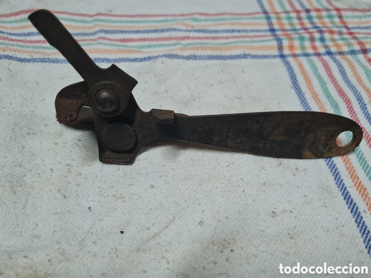 Coleccionismo: Antiguo abre latas ELMA - Foto 2