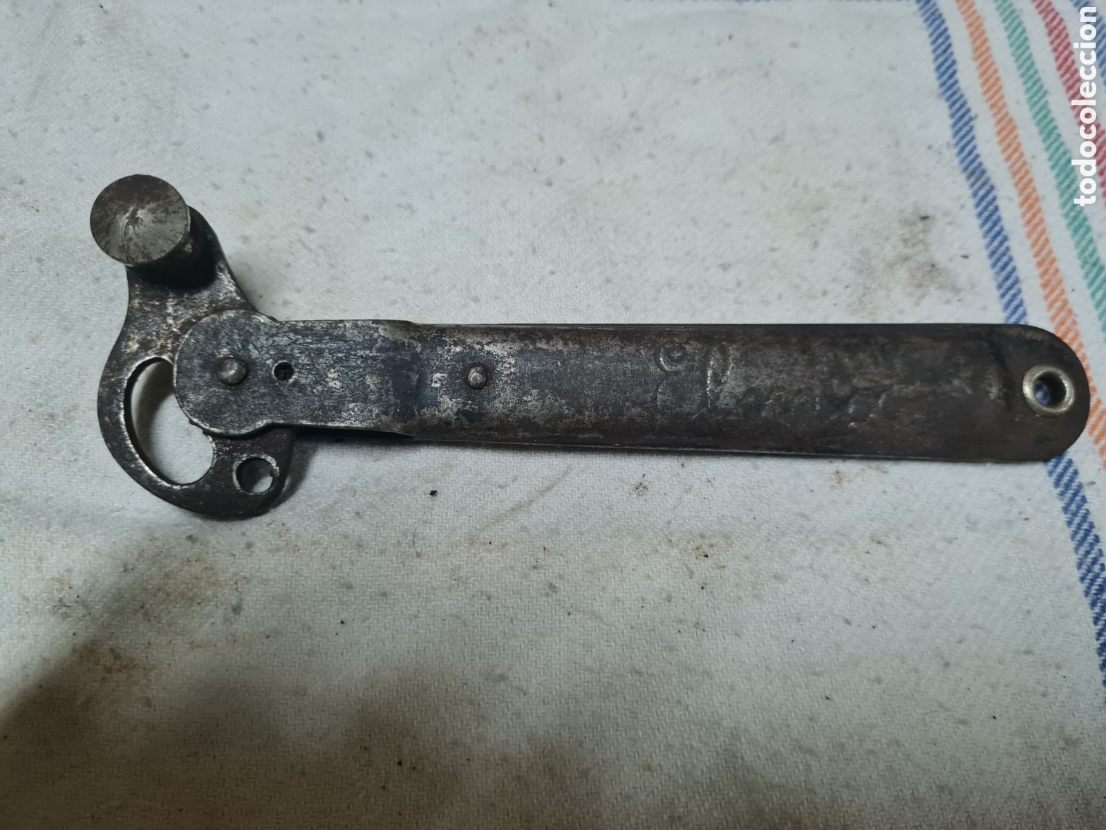 Coleccionismo: Antiguo abre latas ELMA - Foto 1