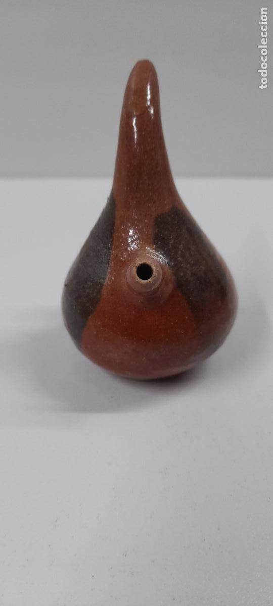 Coleccionismo: PEQUE&Ntilde;O Y BONITO BOTIJO - MINIATURA . REALIZADO EN BARRO . MEDIDA DE ALTURA 8,6 CM
