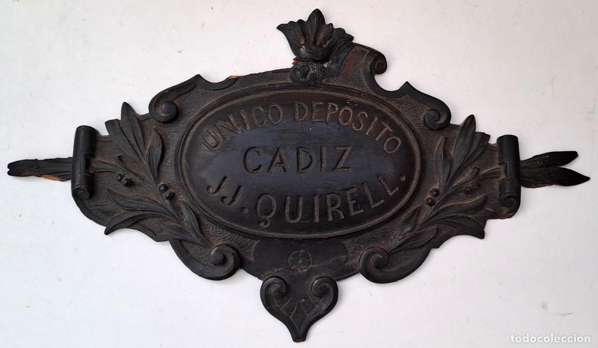 Coleccionismo: PLACA ANTIGUA DE MADERA DE PIANO JJ. QUIRRELL UNICO DEPOSITO CADIZ. PLACAPIANO-01