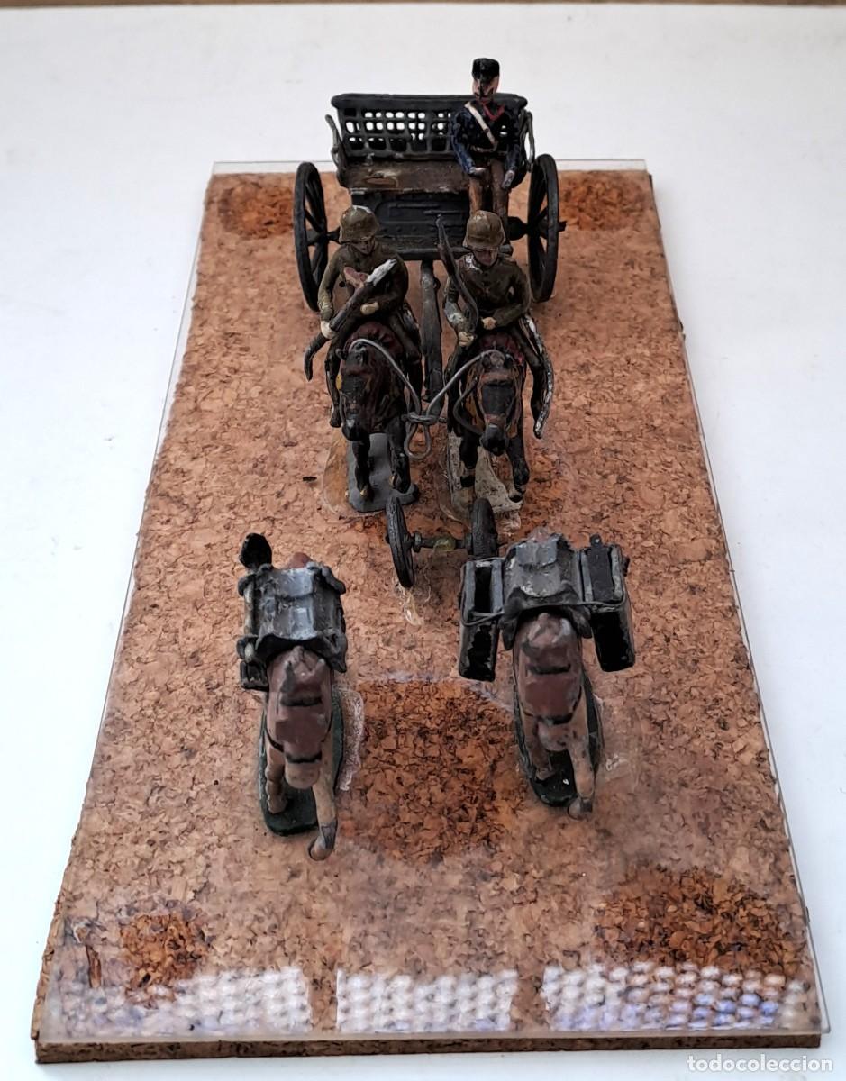 Coleccionismo: CARRUAJE CON SOLDADOS A CABALLOS DE METAL ANTIGUOS, PEGADOS SOBRE CRISTAL. CARRUAJE-01