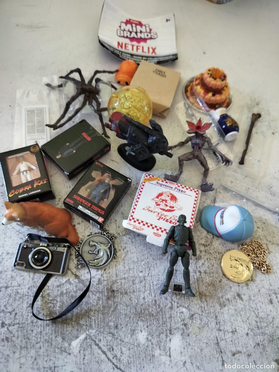 Coleccionismo: Lote figuras Netflix mini brands - Foto 1