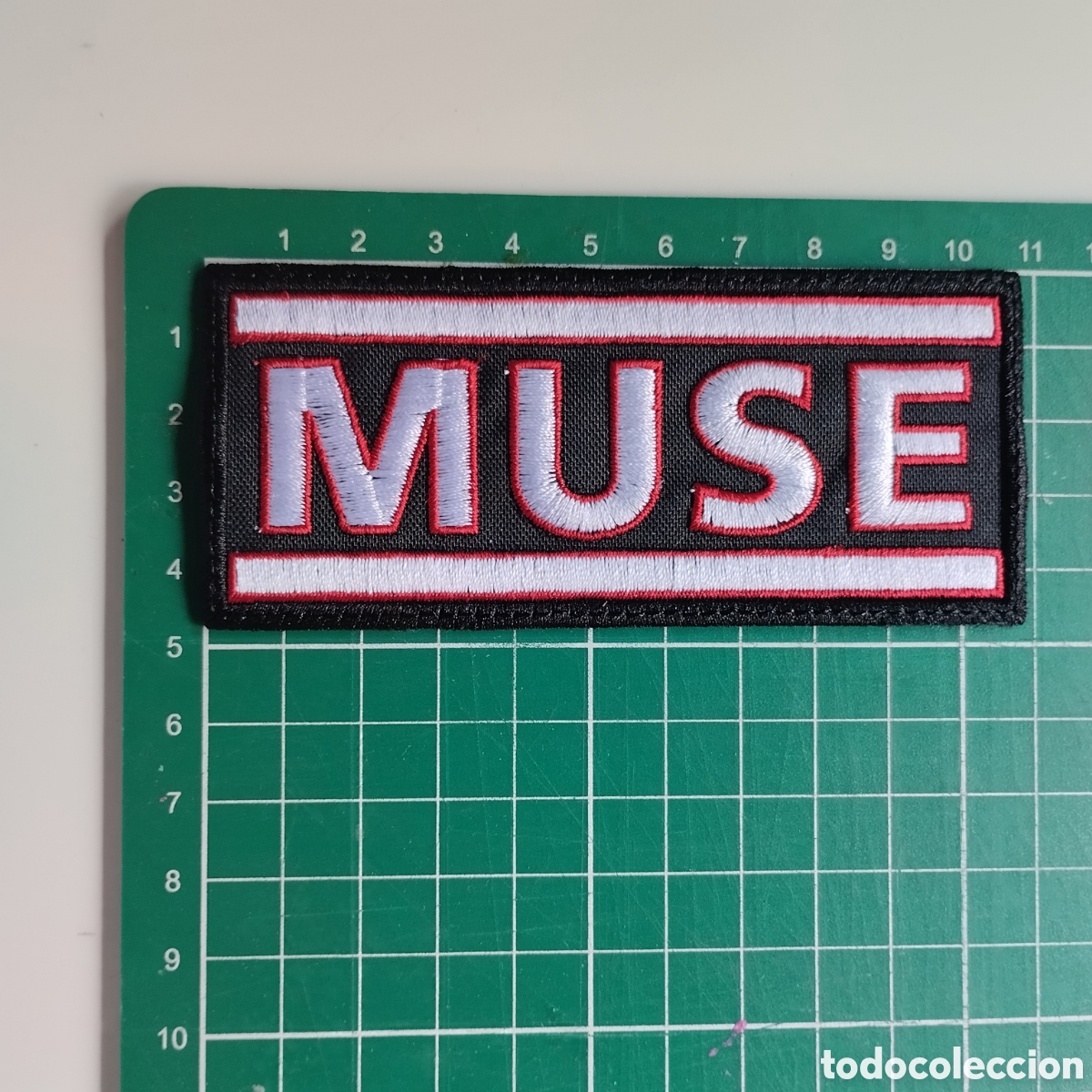 Coleccionismo: PARCHE BORDADO - TERMO ADHESIVO - GRUPO DE ROCK - MUSE
