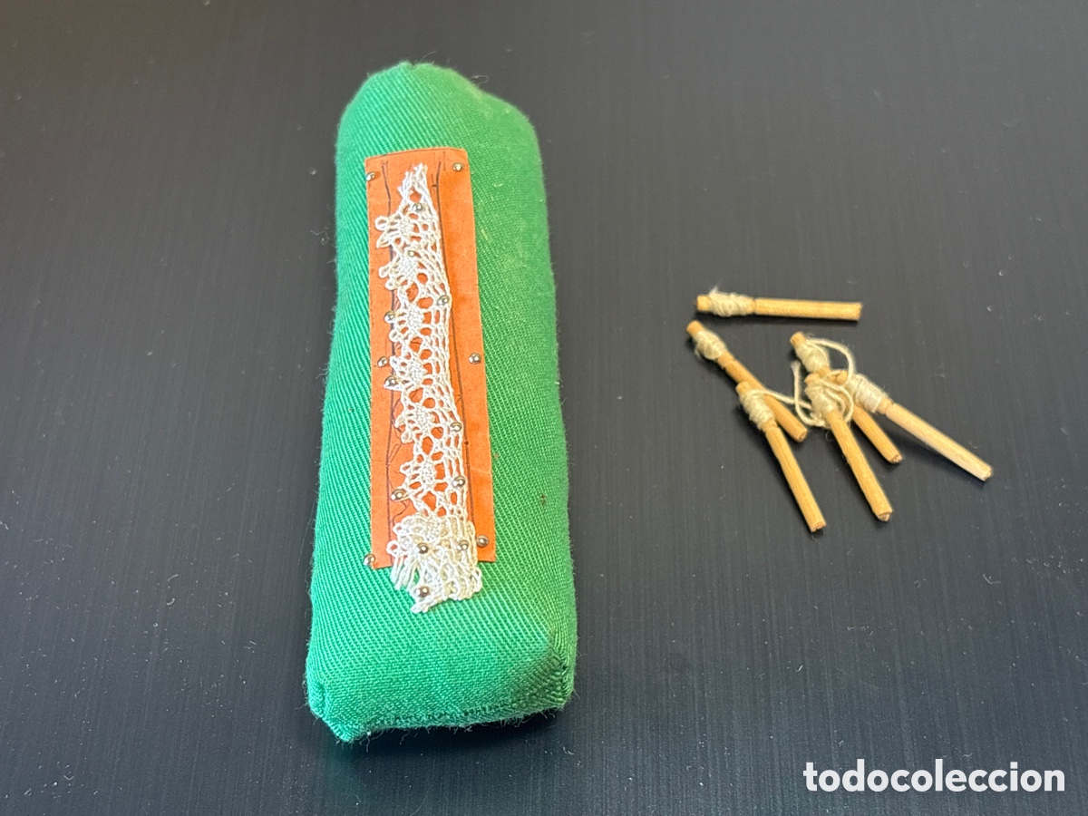 Coleccionismo: COJ&Iacute;N DE BOLILLOS TAMA&Ntilde;O MU&Ntilde;ECA - Foto 1