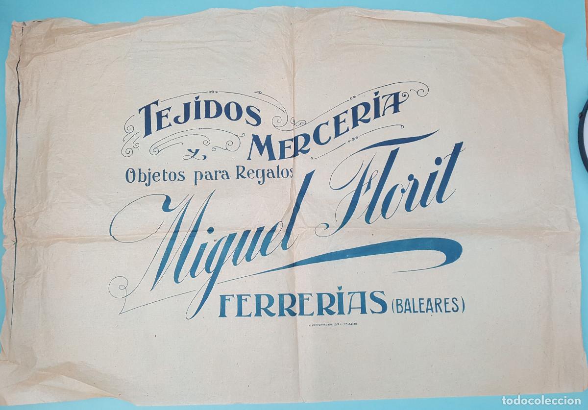 Sammelleidenschaft Papier: HOJA O PLIEGO DE PAPEL ENVOLVER 42 X 61 CM TEJIDOS Y MERECER&Iacute;A MIGUEL FLORIT, FERRER&Iacute;AS (BALEARES)