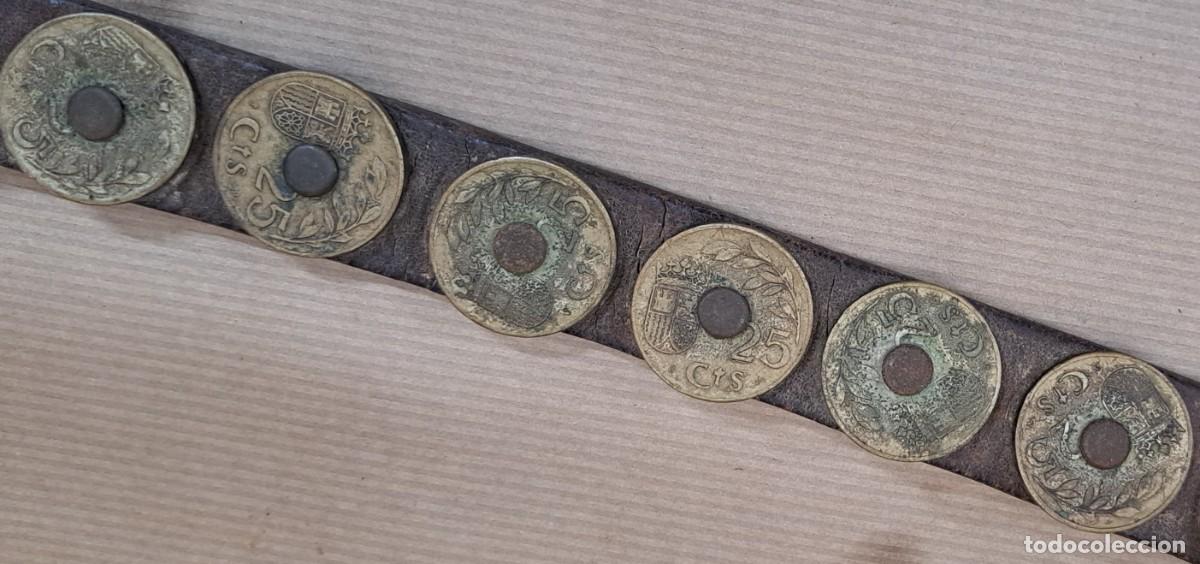 Coleccionismo: Antiguo cintur&oacute;n de cuero con monedas de 25 c&eacute;ntimos - Foto 4