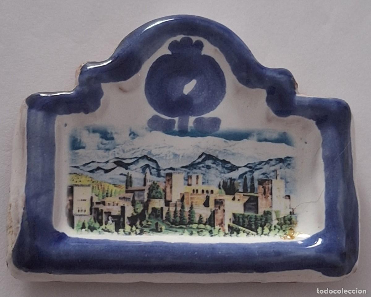 Coleccionismo: IM&Aacute;N CER&Aacute;MICO DE LA ALHAMBRA DE GRANADA - MEDIDAS APROXIMADAS: 6 X 4,8 CM.
