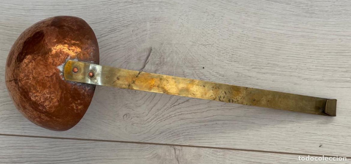 Coleccionismo: Cucharon de cobre y laton 36 cm - Foto 1