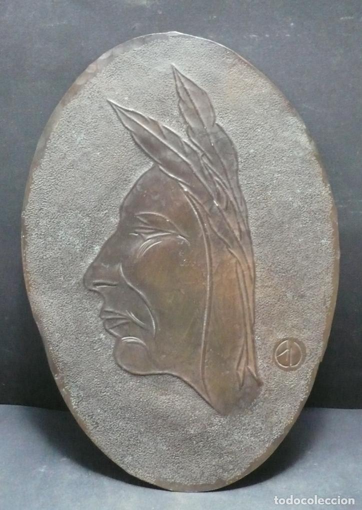 Coleccionismo: RELIEVE EN METAL DE INDIO - Foto 1