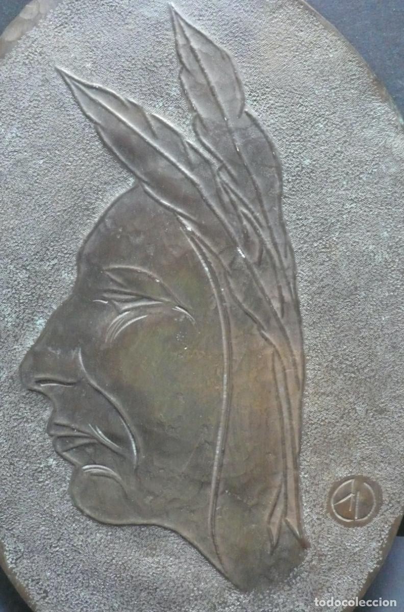 Coleccionismo: RELIEVE EN METAL DE INDIO - Foto 2