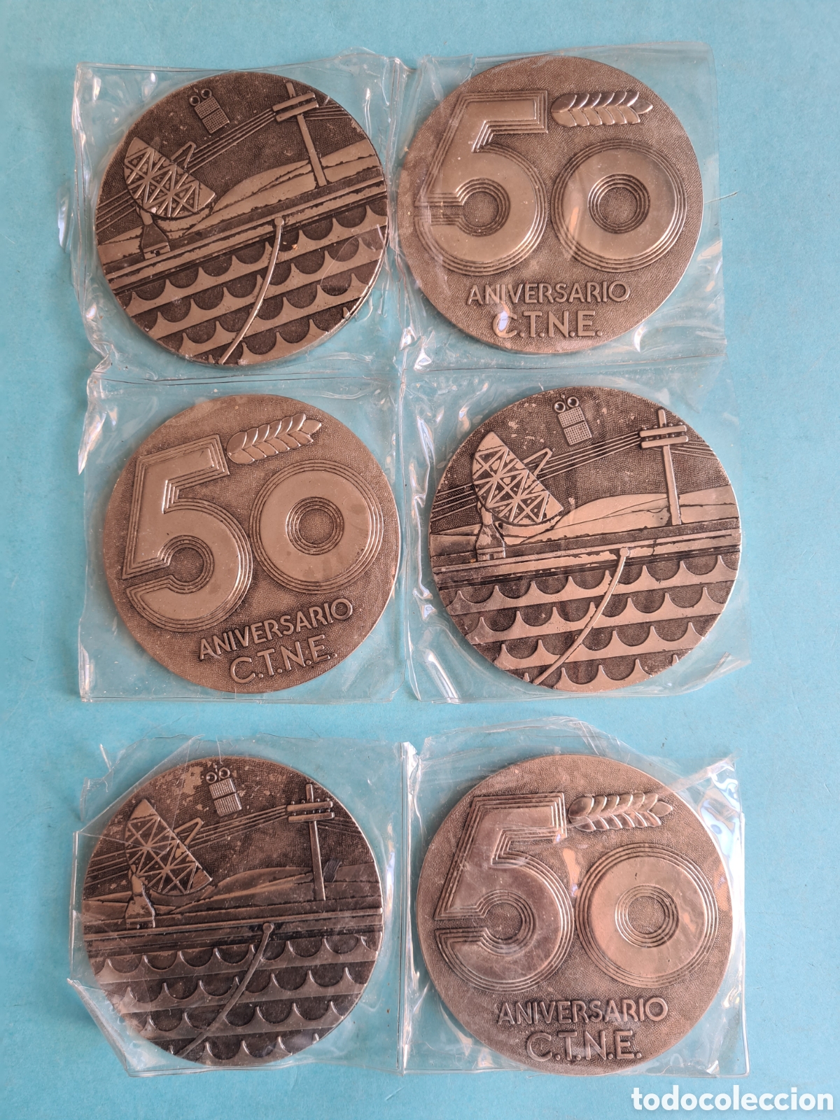 Colecionismo: CONJUNTO 6 POSAVASOS DE METAL 50 ANIVERSARIO TELEFONICA 1974 - 2 MODELOS 8 CM DIAMETRO SIN USAR