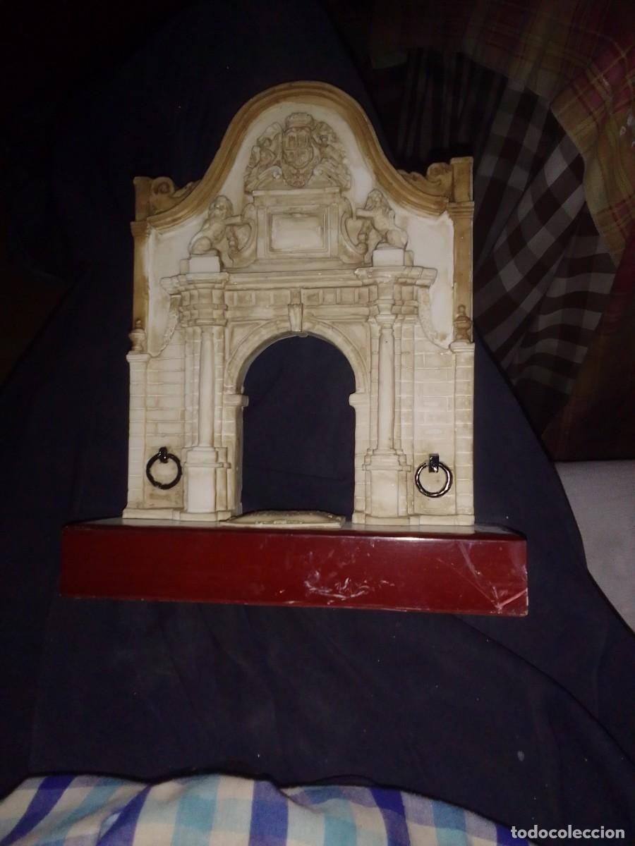 Coleccionismo: Reproducion portada con arco en resina - Foto 1
