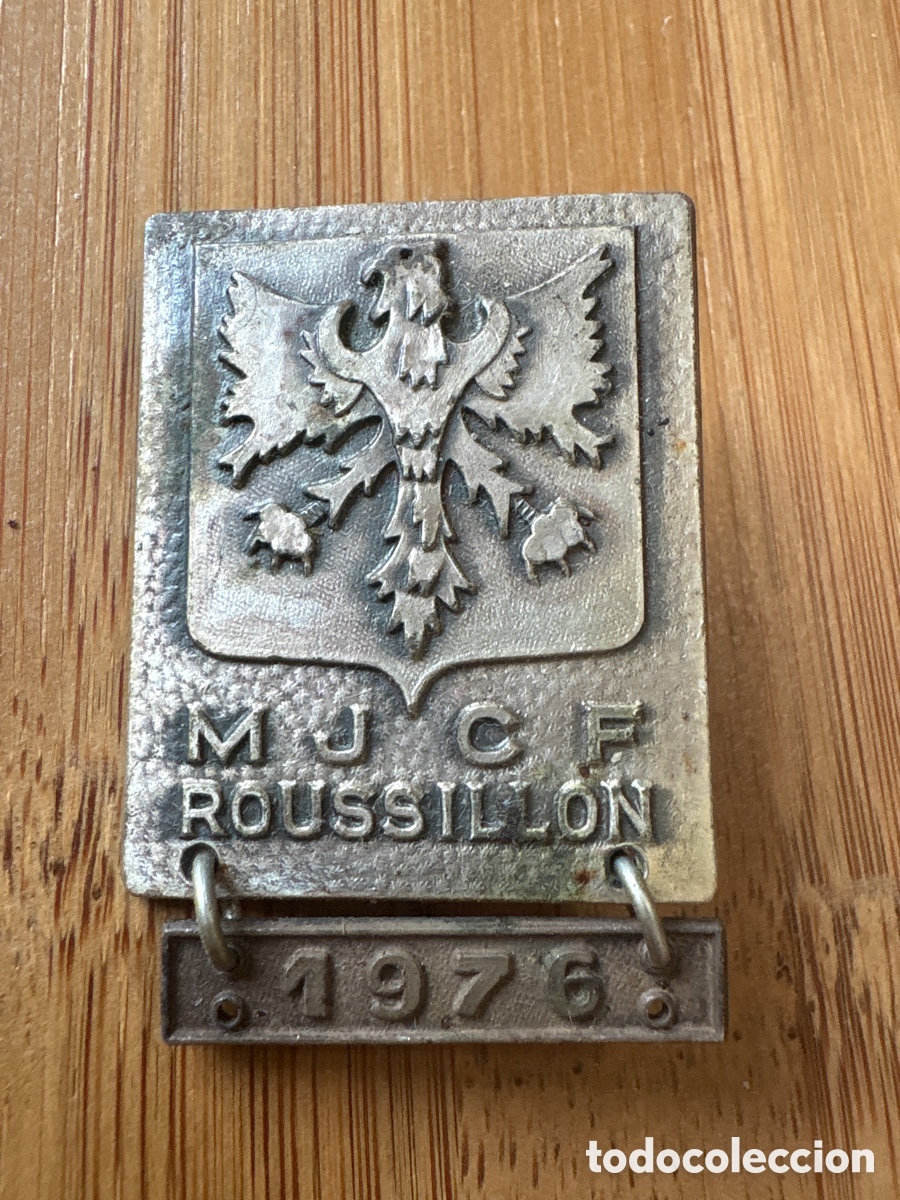 Coleccionismo: Rara insignia MJCF Roussillon (A16) - Foto 1
