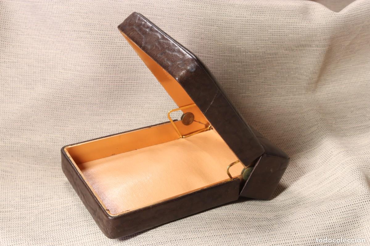 Coleccionismo: Caja tabaquera de piel. Rectangular. A&ntilde;os 50 Leather tobacco box. Rectangular. 1950s - Foto 5