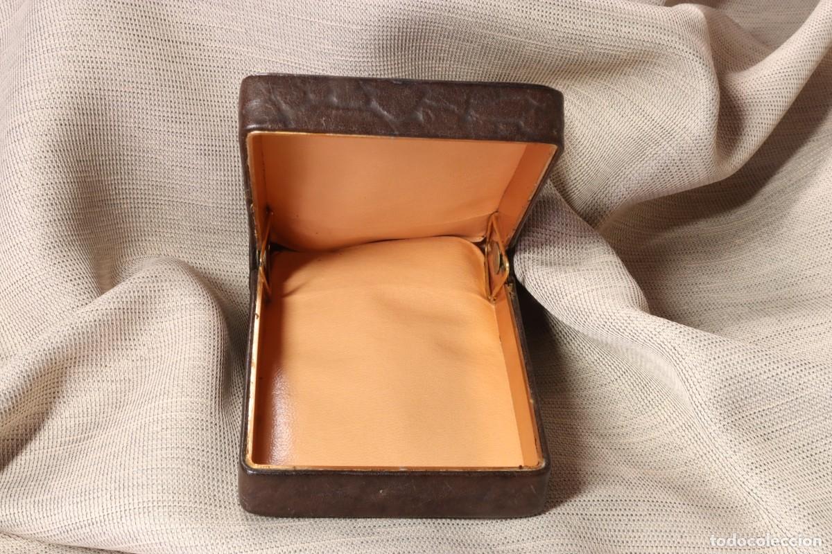 Coleccionismo: Caja tabaquera de piel. Rectangular. A&ntilde;os 50 Leather tobacco box. Rectangular. 1950s - Foto 6