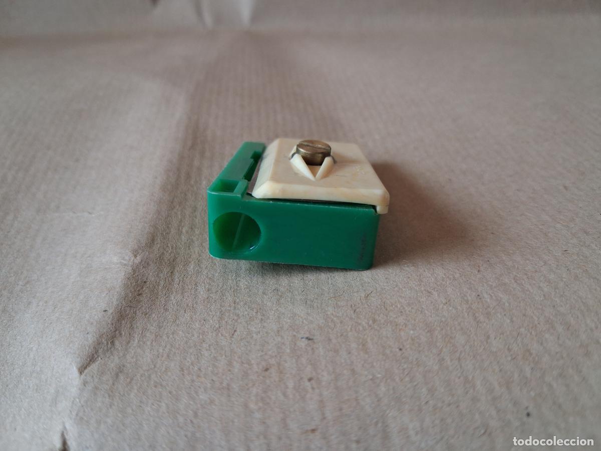 Coleccionismo: Antiguo sacapuntas . - Foto 2
