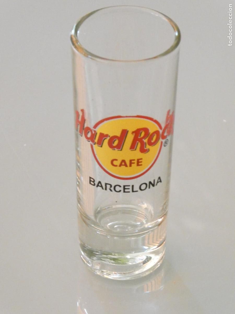 Coleccionismo: VASO VASITO CHUPITO LARGO CRISTAL. HARD ROCK CAFE DE BARCELONA ESPA&Ntilde;A. 11CM. 120GR