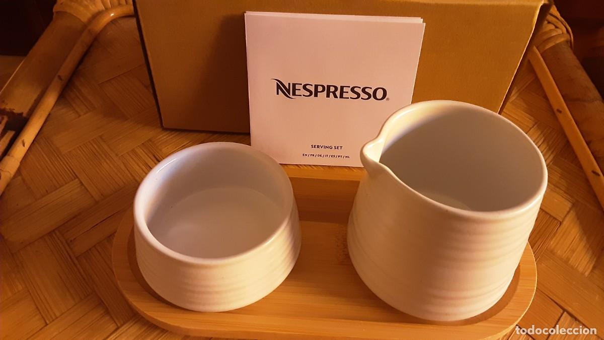 Coleccionismo: Azucarero y Jarra de leche de gres con bandeja de bamb&uacute;.Colecci&oacute;n NESPRESSO - Foto 1