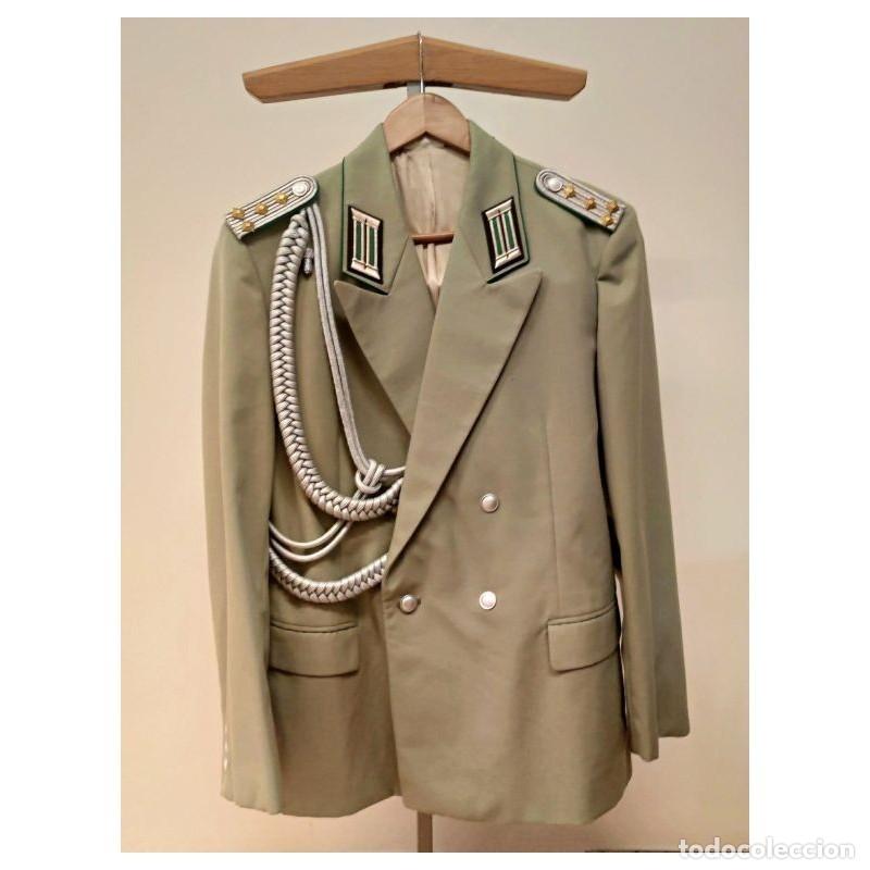 Collezionismo: REP. DEMOCR&Aacute;TICA ALEMANA UNIFORME MILITAR DE PARADA. CHAQUETA DE HONOR CAPIT&Aacute;N TROPAS DE FRONTERAS