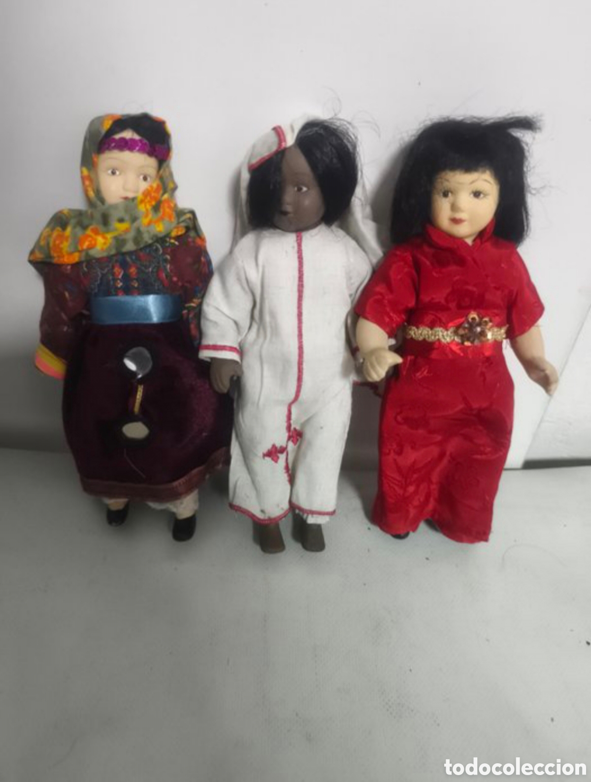 Coleccionismo: Colecci&oacute;n de 16 mu&ntilde;ecas de porcelana - Foto 2