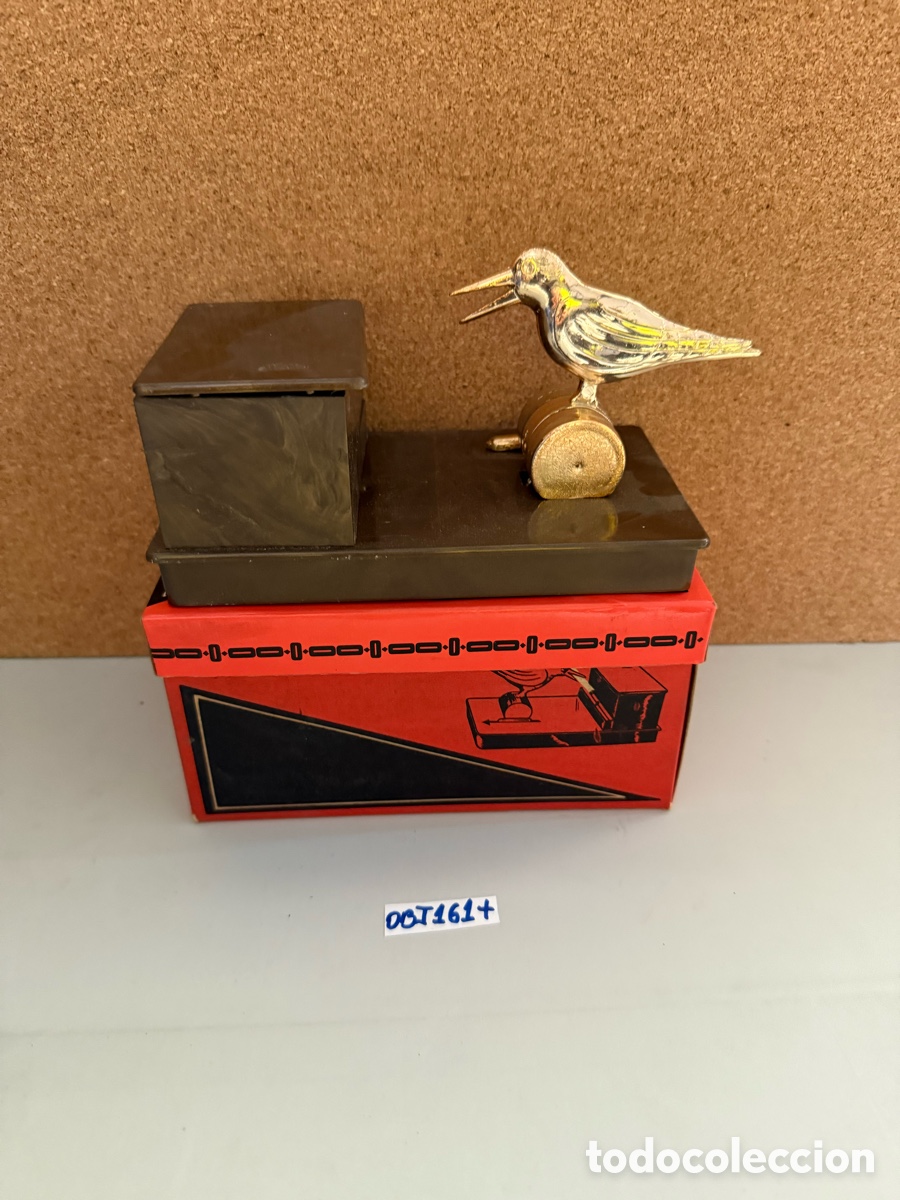 Coleccionismo: DISTRIBUIDOR DE CIGARRILLOS - PAJARO - Foto 2