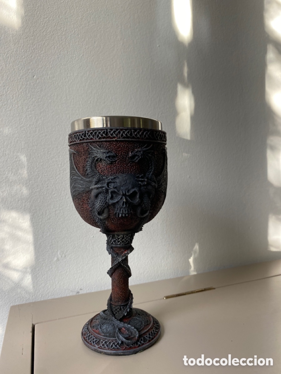 Coleccionismo: Copa de vino doble calavera de ala de drag&oacute;n - Foto 2