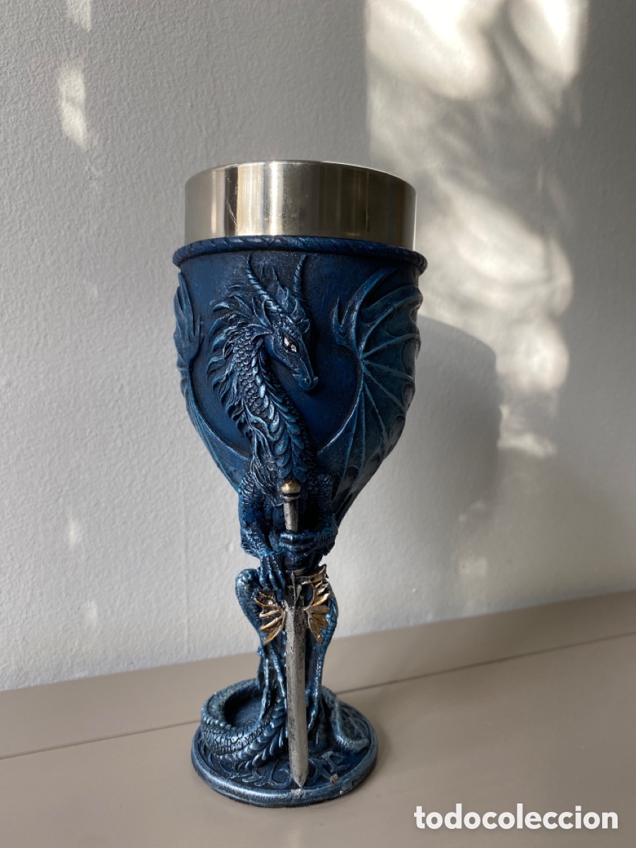 Coleccionismo: C&aacute;liz o copa de vino de Drag&oacute;n Medieval - Foto 1
