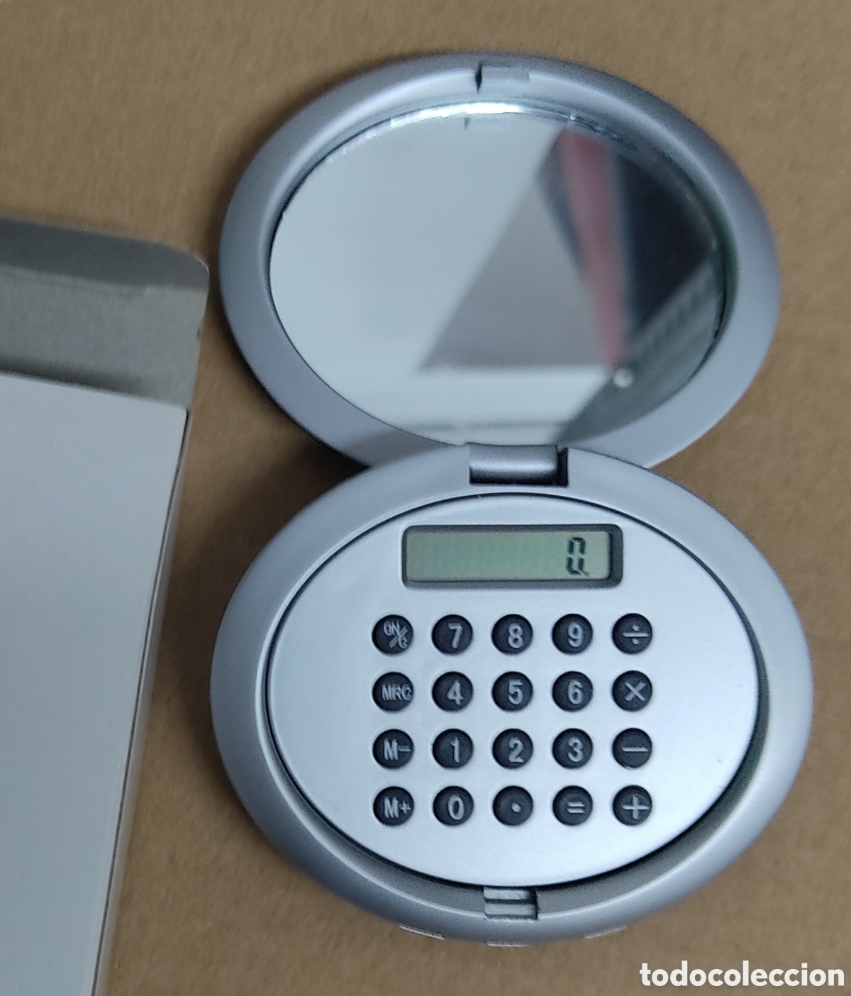 Coleccionismo: Calculadora con espejo de bolsillo - Foto 1
