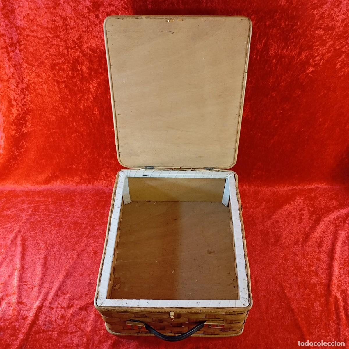 Coleccionismo: CESTA DE MIMBRE - CAJA RECTANGULAR - MADERA - 38 X 31,5 X 15 CM / 7700 - Foto 3