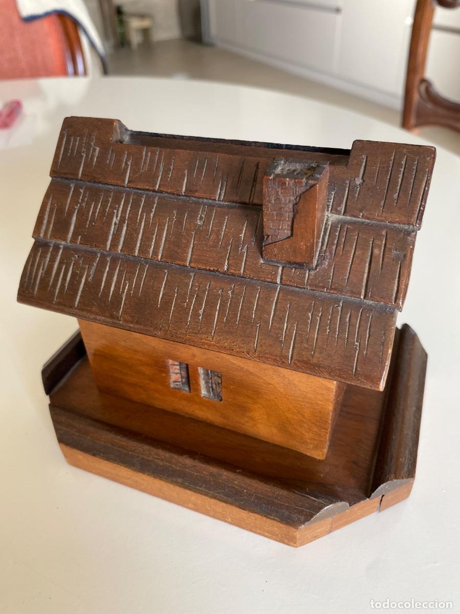 Coleccionismo: Pitillera de mesa de madera, a&ntilde;os 40 - Foto 2