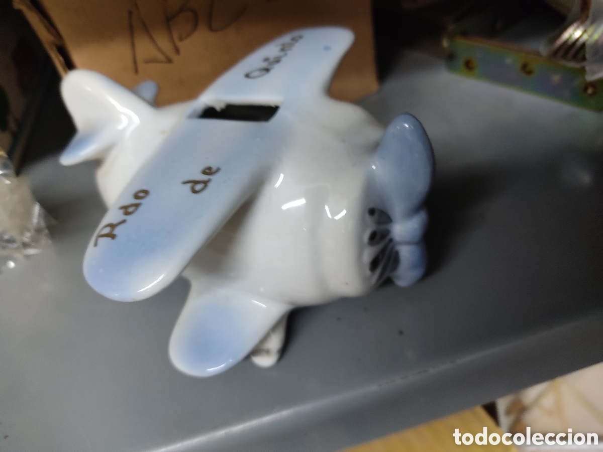 Coleccionismo: Hucha de porcelana en forma de avion - Foto 1