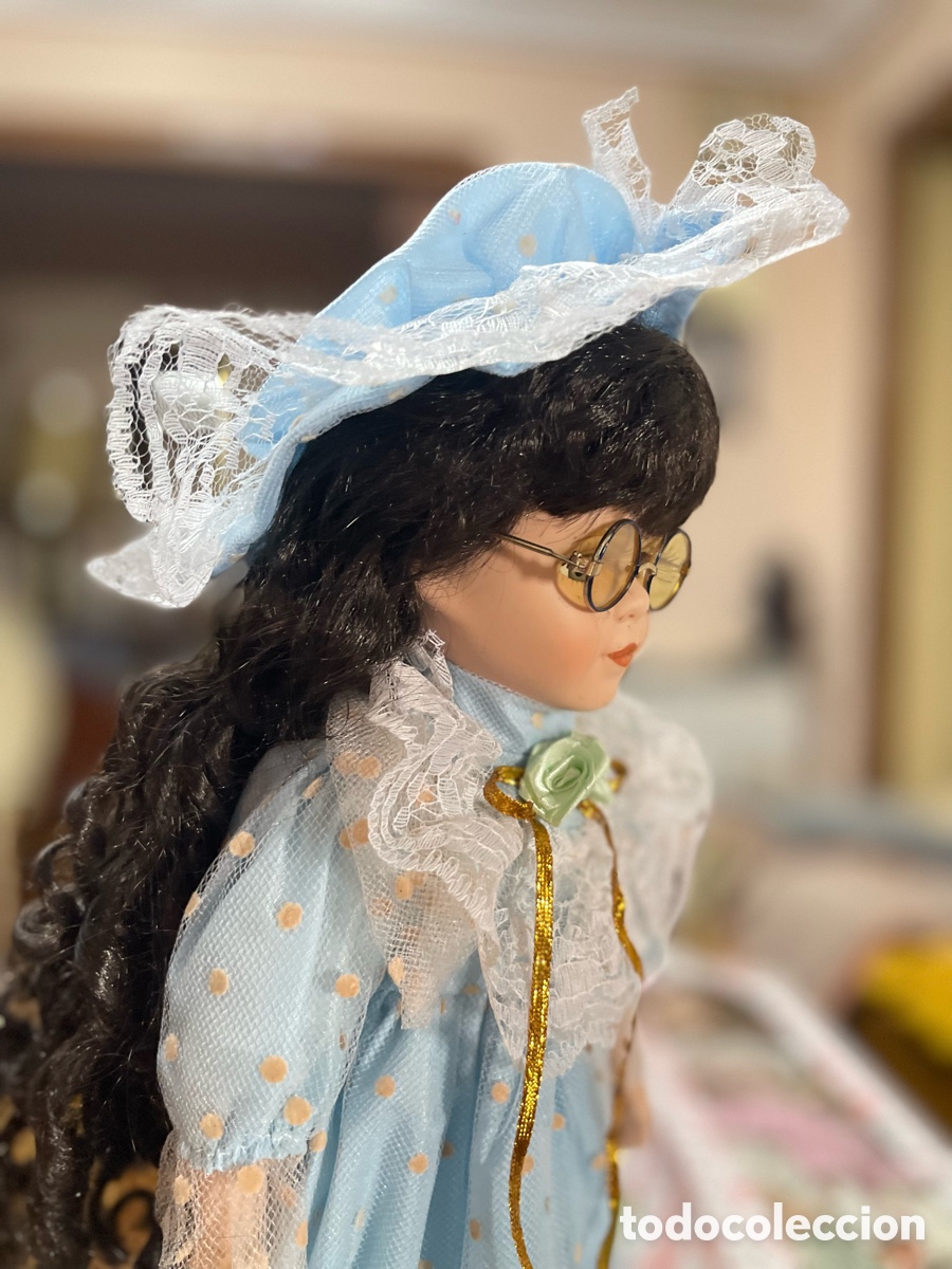 Coleccionismo: Mu&ntilde;eca de porcelana con soporte - Foto 4