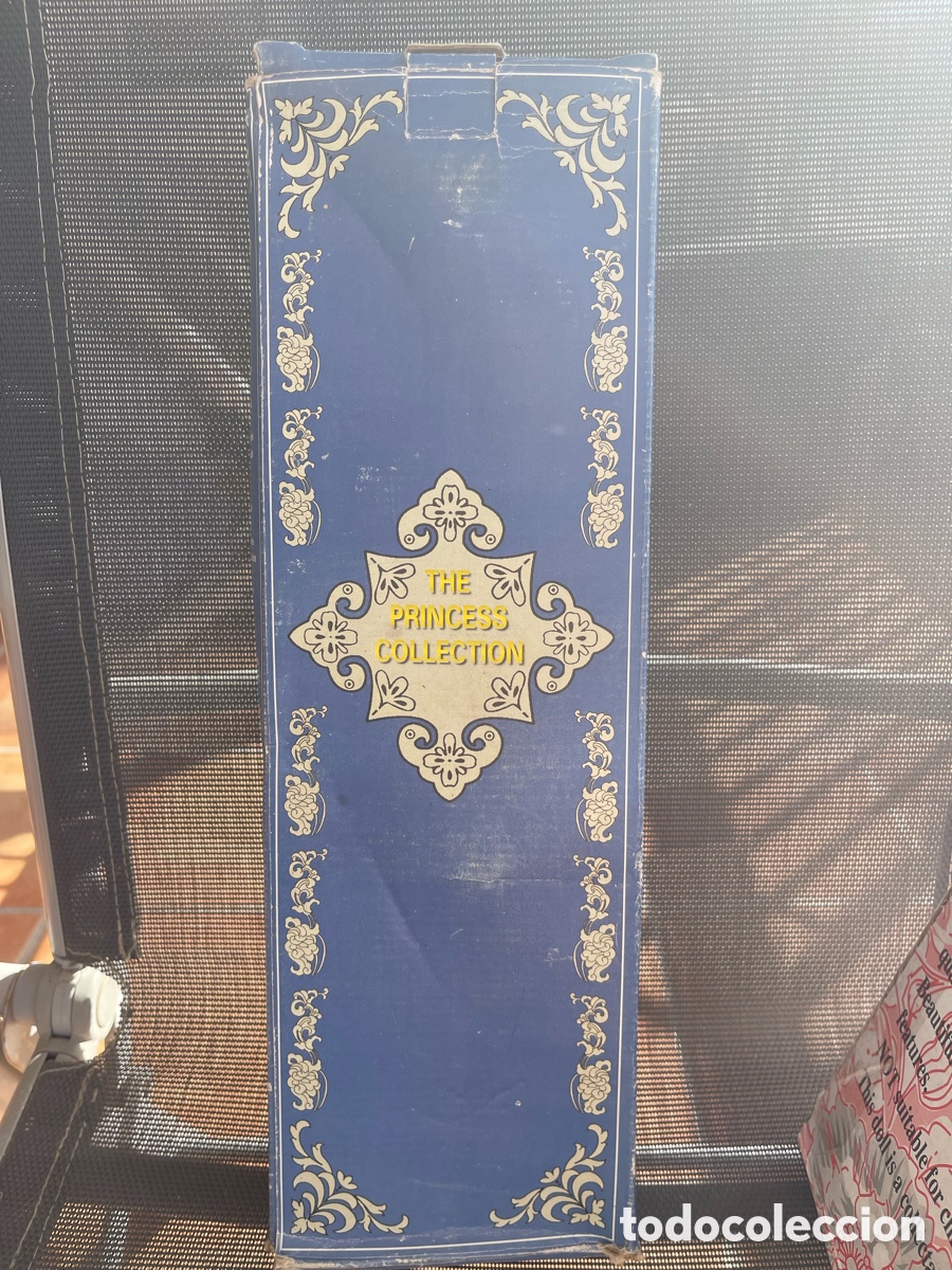 Coleccionismo: Mu&ntilde;eca de porcelana con soporte - Foto 10