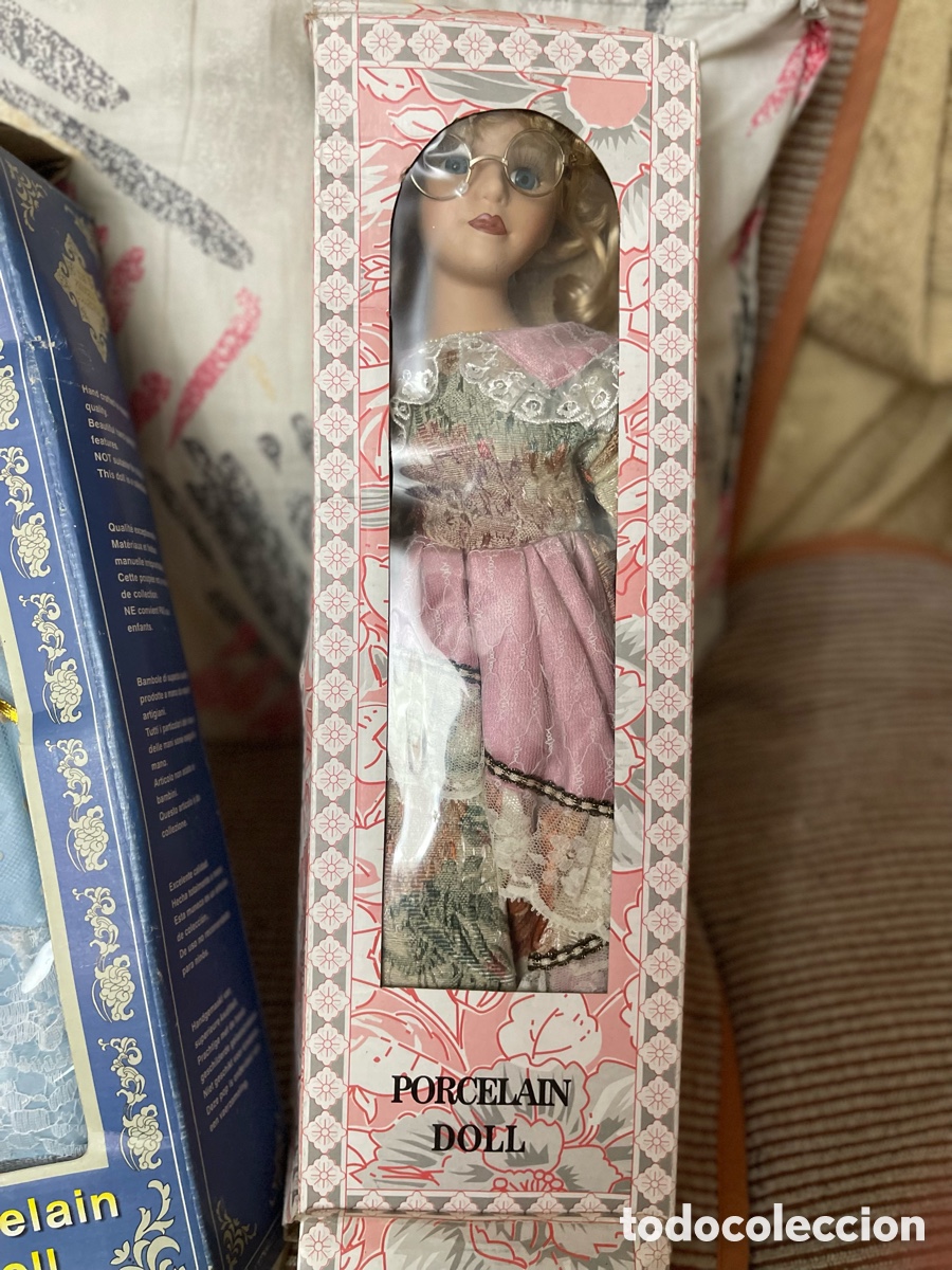 Coleccionismo: Mu&ntilde;eca de porcelana con soporte - Foto 6