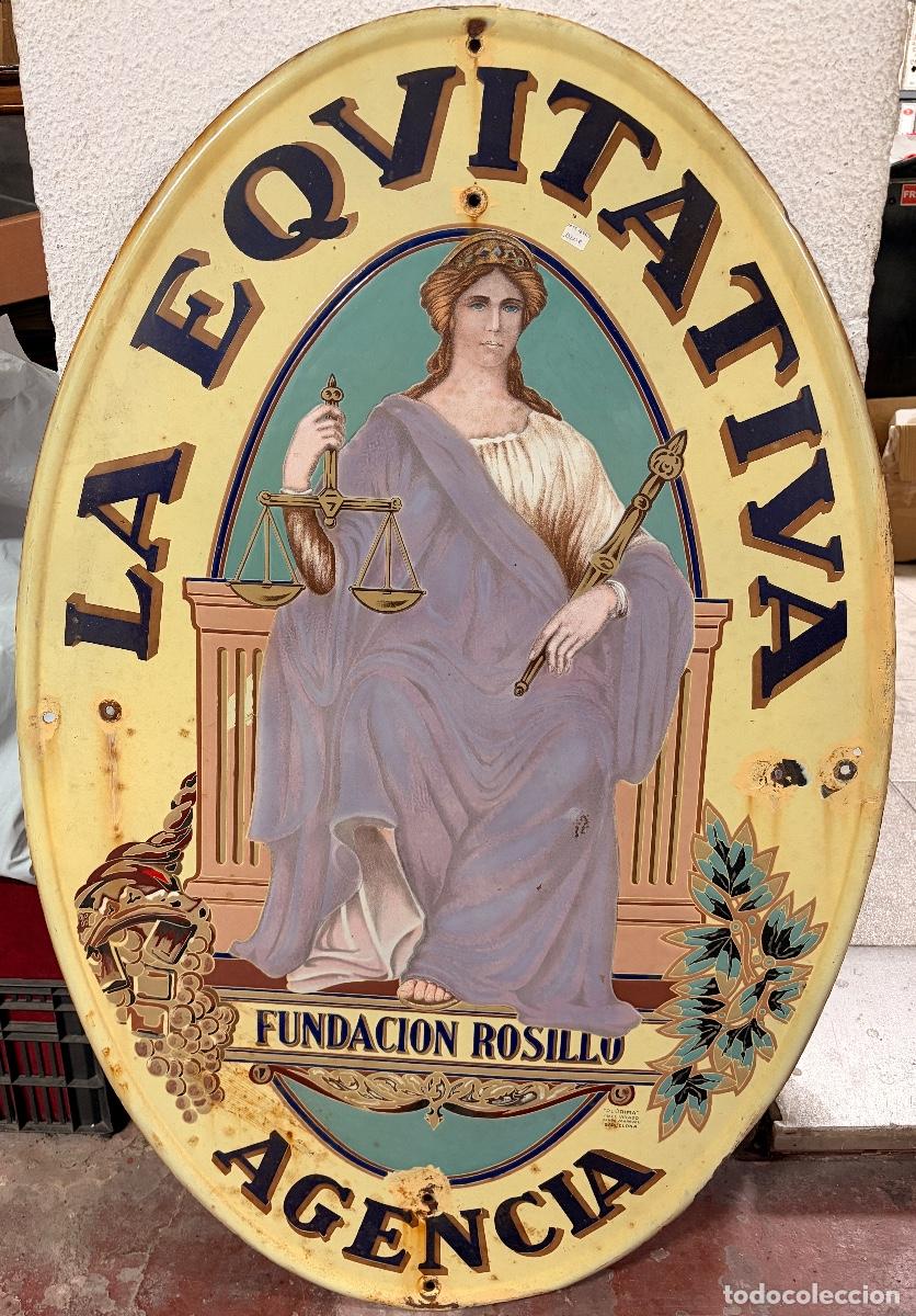 Coleccionismo: CHAPA ESMALTADA DE PUBLICIDAD - LA EQUITATIVA- - Foto 1
