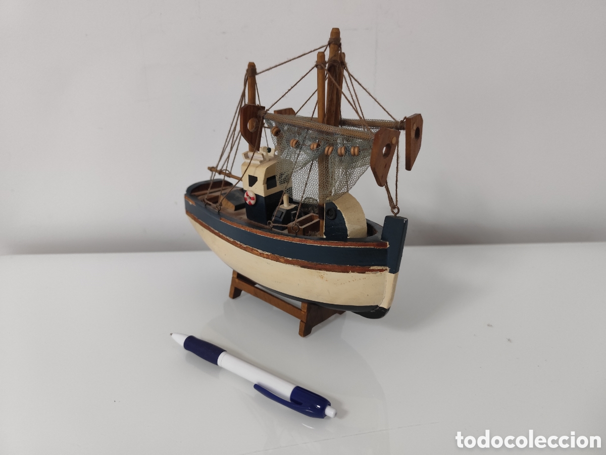 Coleccionismo: Barco peque&ntilde;o pesquero de madera - Foto 2