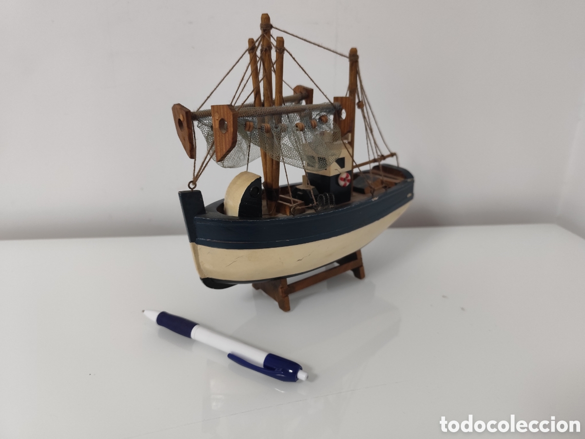 Coleccionismo: Barco peque&ntilde;o pesquero de madera - Foto 3