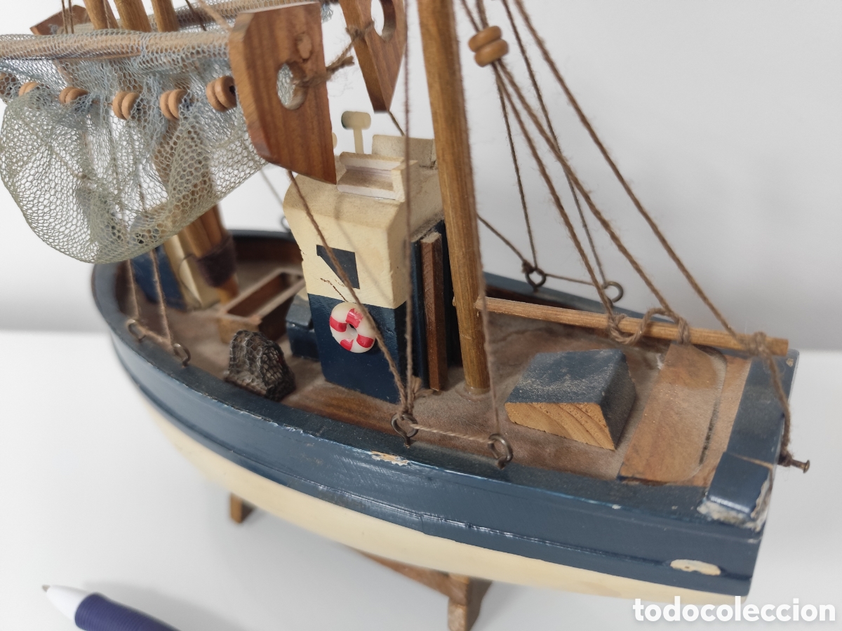Coleccionismo: Barco peque&ntilde;o pesquero de madera - Foto 5