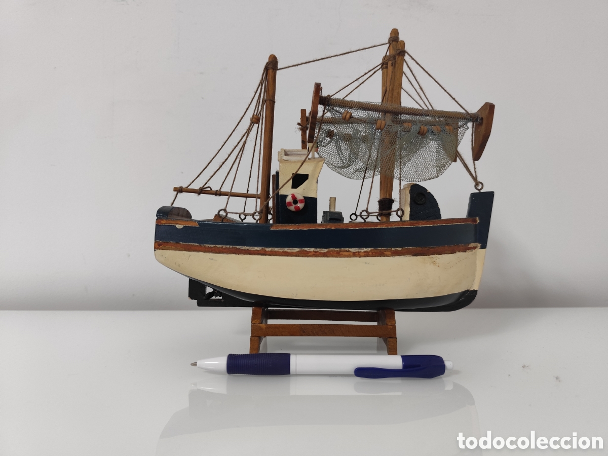 Coleccionismo: Barco peque&ntilde;o pesquero de madera - Foto 8