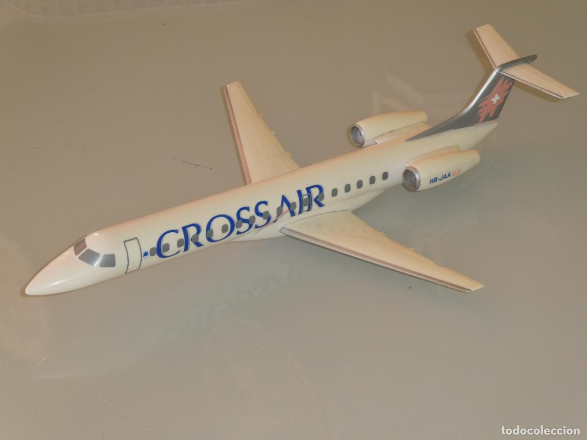 Collectionnisme: MAQUETA DE AVI&Oacute;N AEROL&Iacute;NEAS. CROSSAIR SUIZA EMBRAER ERJ-145LU. 31CM. 70GR