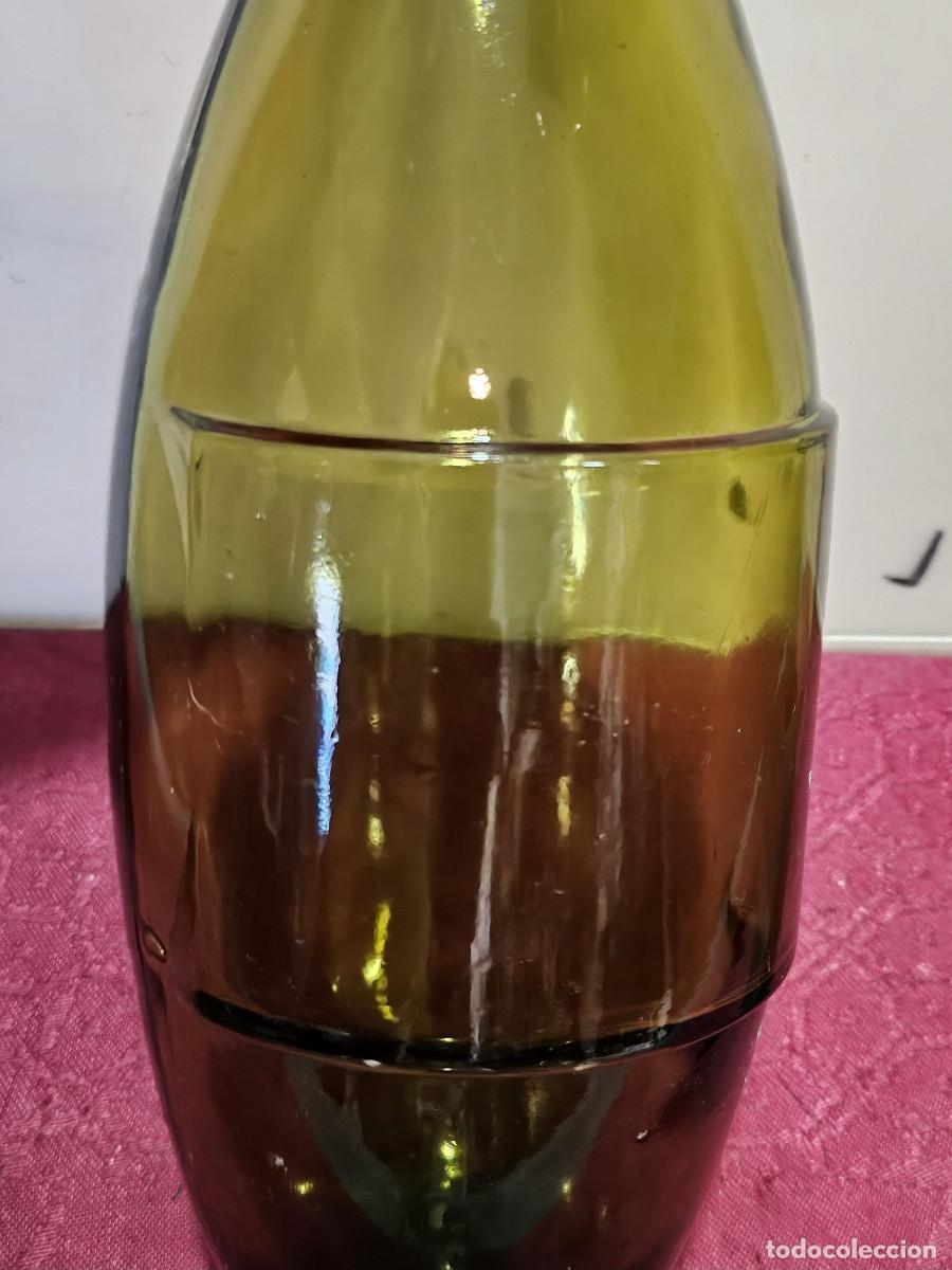 Coleccionismo: botella en forma de anfora - Foto 2