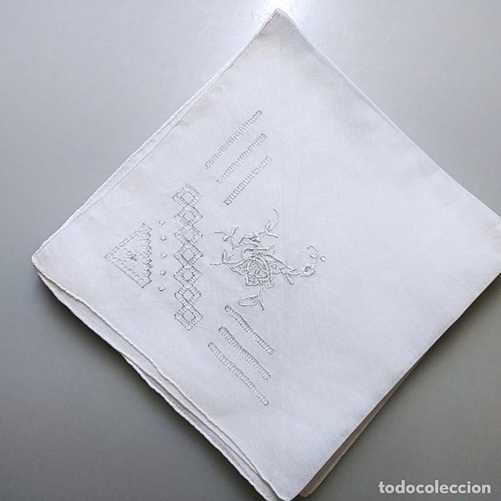 Coleccionismo: LOTE PA&Ntilde;UELOS BORDADOS - Foto 5