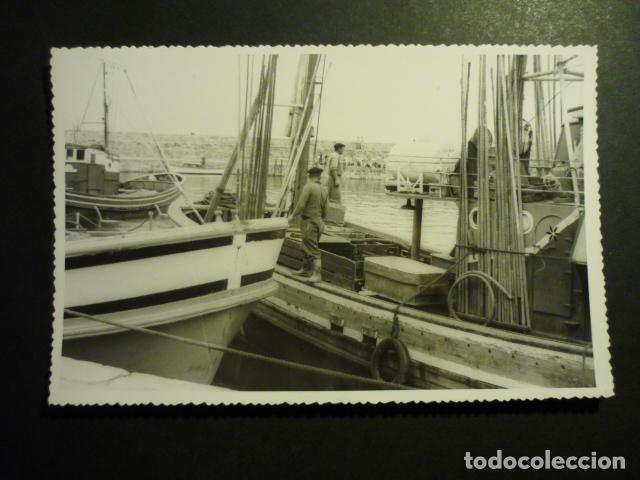 Colecionismo: FUENTERRABIA GUIPUZCOA ESCENA PUERTO DE PESCADORES ANTIGUA FOTOGRAFIA 12 X 18 CM
