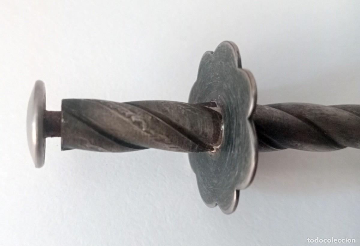 Coleccionismo: PEQUE&Ntilde;O GANCHO DE METAL - Foto 2