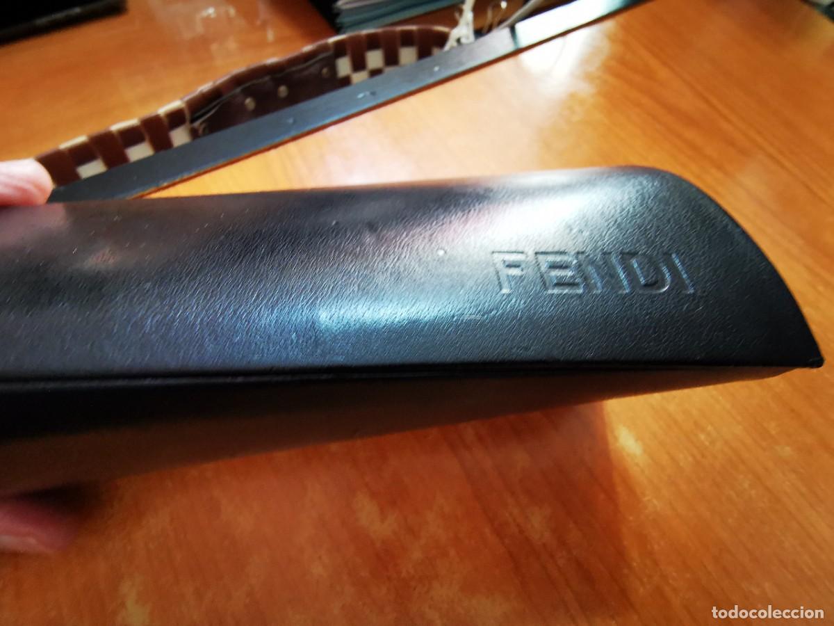 Coleccionismo: FUNDA PARA GAFAS MARCA FENDI ORIGINAL EN NEGRO RIGIDA MIDE 16,5x6x7cm PESA 143g INTERIOR MARRON