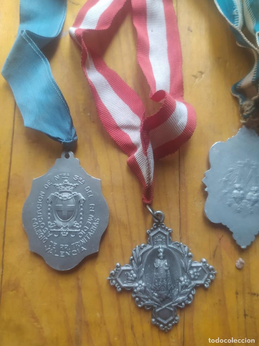 Coleccionismo: Lote de medallones religiosos - Foto 2