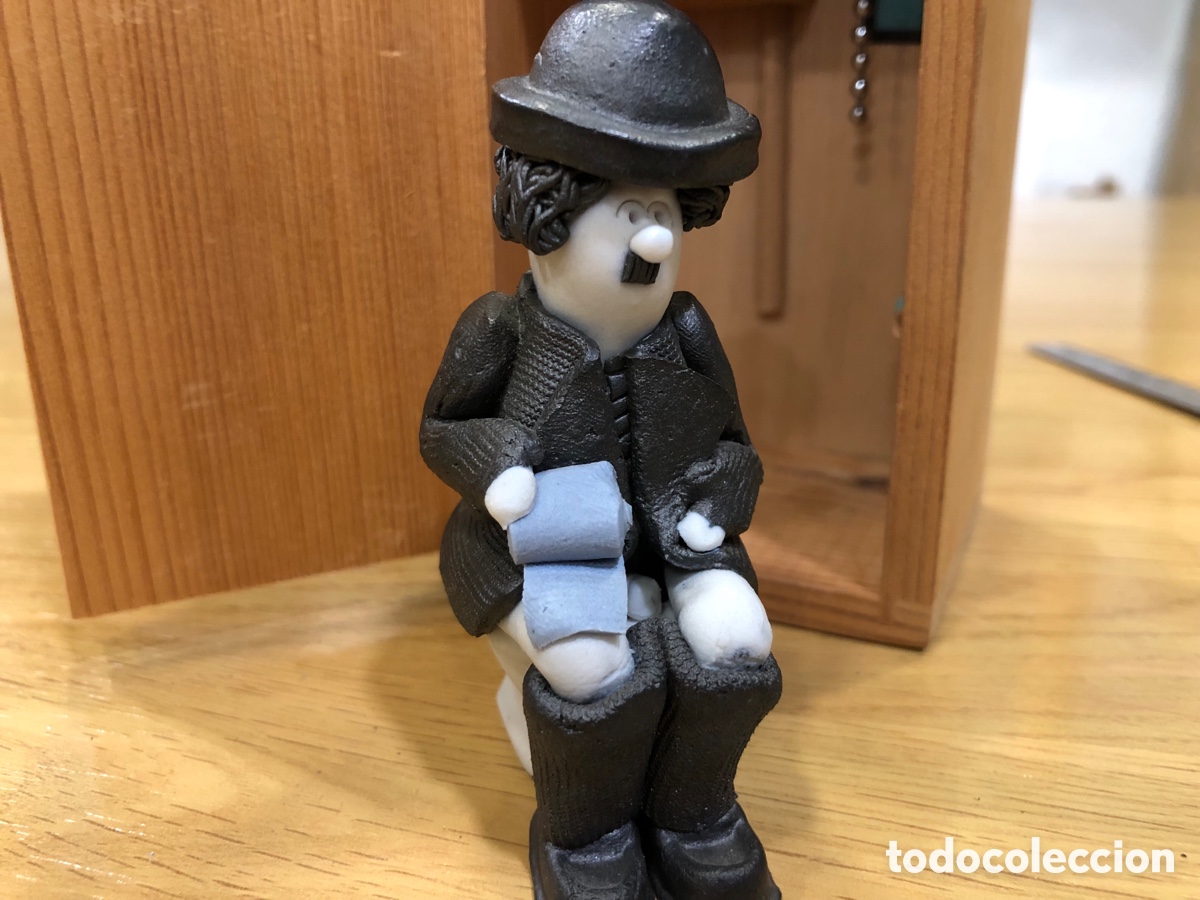 Coleccionismo: Charles Chaplin en WC propio Caganer de gres Colecci&oacute;n Abernues - Foto 3