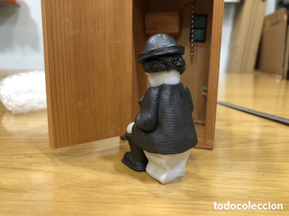 Coleccionismo: Charles Chaplin en WC propio Caganer de gres Colecci&oacute;n Abernues - Foto 4
