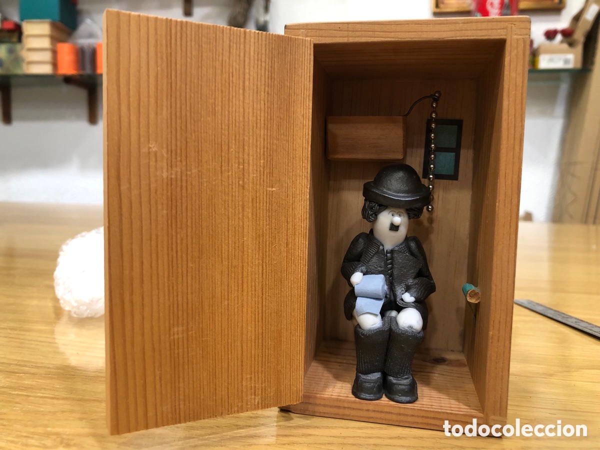 Coleccionismo: Charles Chaplin en WC propio Caganer de gres Colecci&oacute;n Abernues - Foto 1