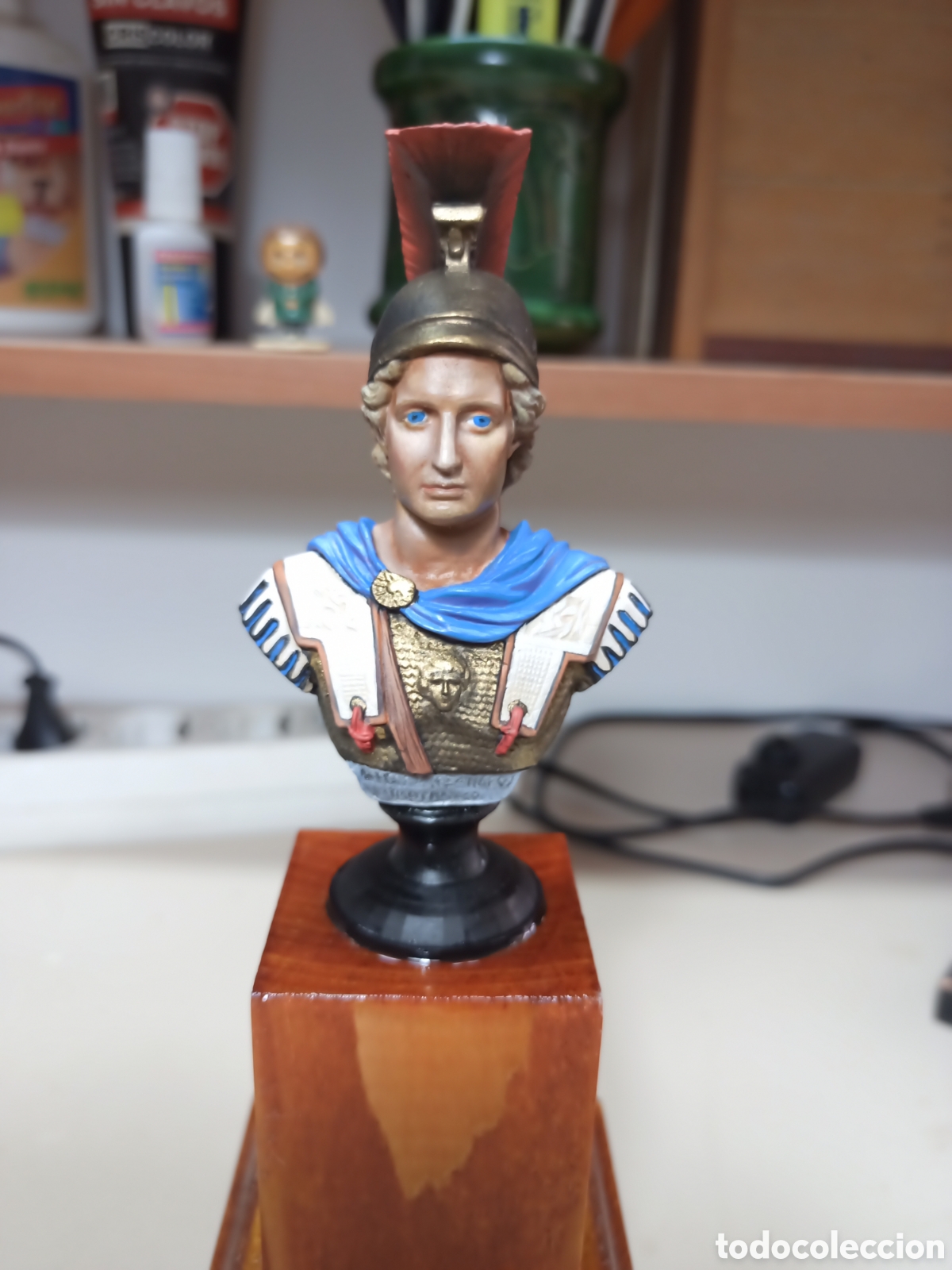 Busto de Alejandro magno pintado a mano